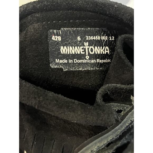Minnetonka Boots Womens Size 6 Black Suede Fringe Lace Up Moccasin Hardsole 429 - Picture 7 of 7
